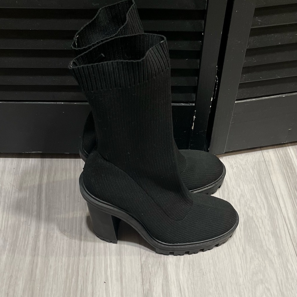 ZARA Black Chunky Heel Knit Boots - Picture 6 of 6